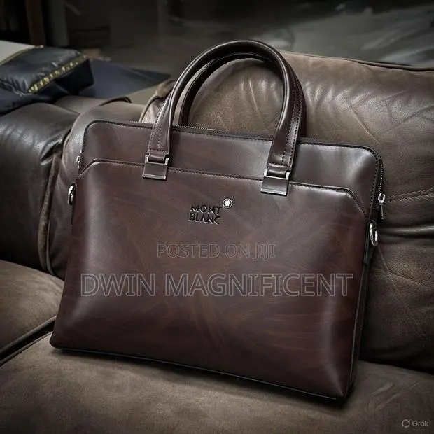 Spacious Laptop Bags · Photo 1
