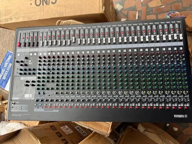 MGP 32X Mixer Console · Photo 1