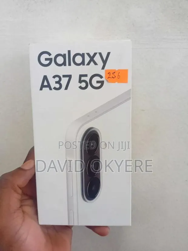 New Samsung Galaxy A37 256 GB White · Photo 1