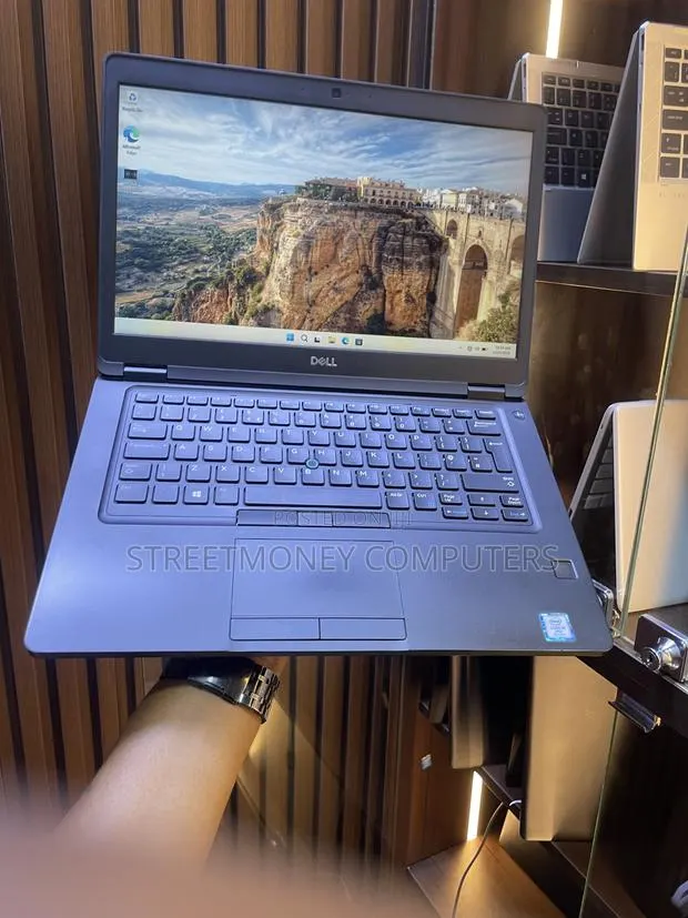 Laptop Dell Latitude 5490 8GB Intel Core i5 SSD 256GB · Photo 1