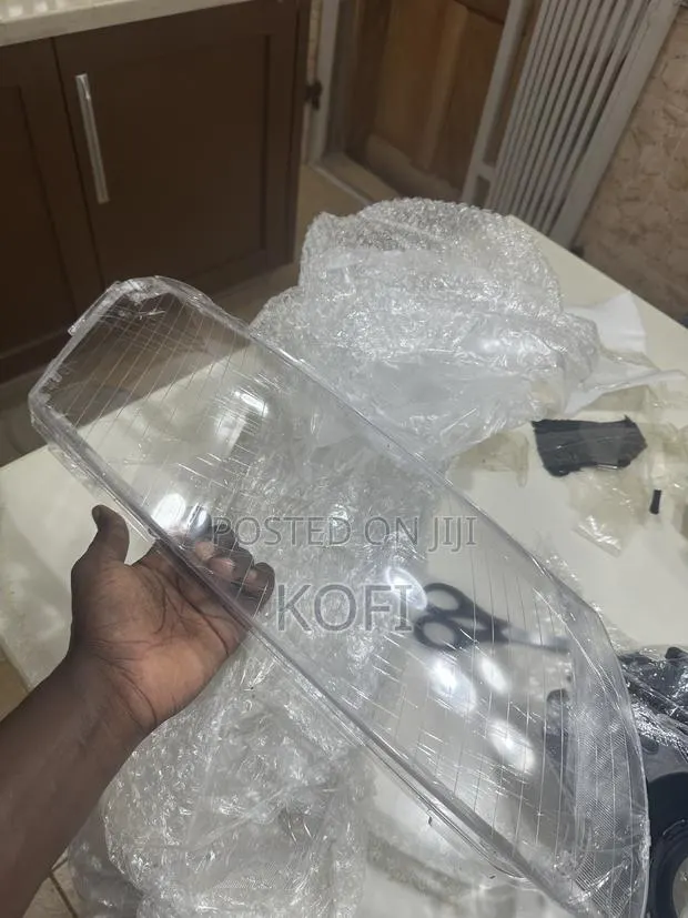 Audi A6 Headlight Cover · Photo 1