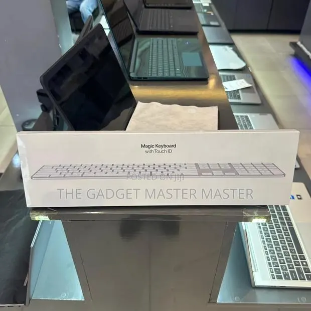 Apple Magic Keyboard With Touch Id and Numerics · Photo 1