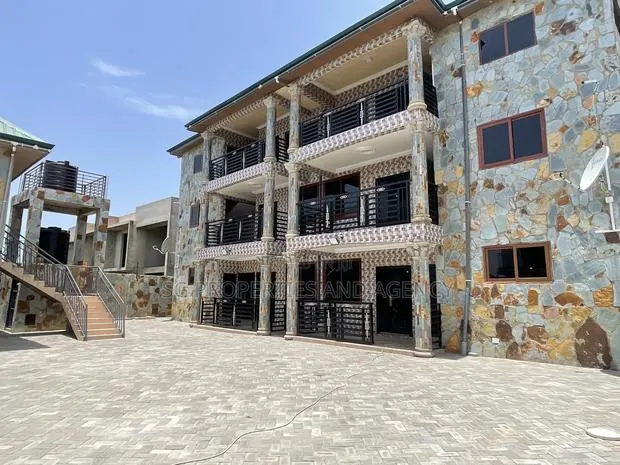 2bdrm Apartment in Lashibi, Sakumono for rent · Photo 1