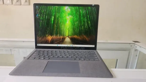 Laptop Microsoft Surface Laptop 8GB Intel Core i5 SSD 256GB · Photo 1