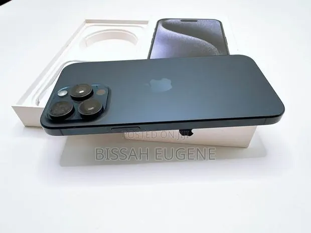 Apple iPhone 15 Pro Max 512 GB Blue · Photo 1