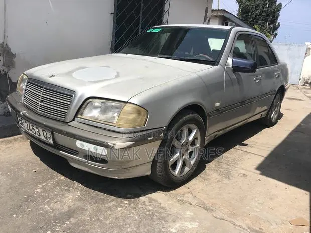 Mercedes-Benz C180 2002 Silver · Photo 1