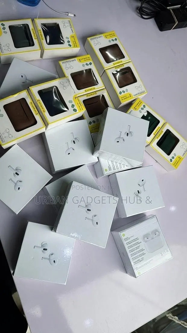 Apple Airpods Pro 2 With Free Case · Photo 1