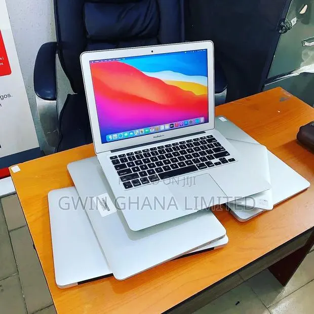 Laptop Apple MacBook Air 2013 4GB Intel Core i5 SSD 128GB · Photo 1