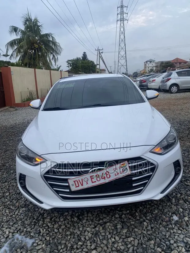 Hyundai Avante 2018 White · Photo 1