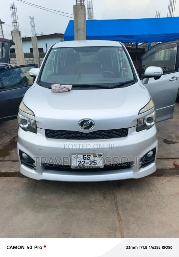 Toyota Voxy Hiring · Photo 3