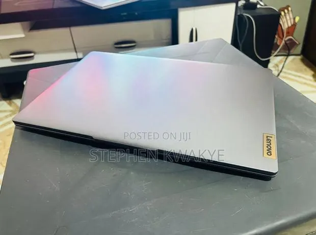 New Laptop Lenovo 16GB AMD Ryzen 7 SSD 512GB · Photo 1