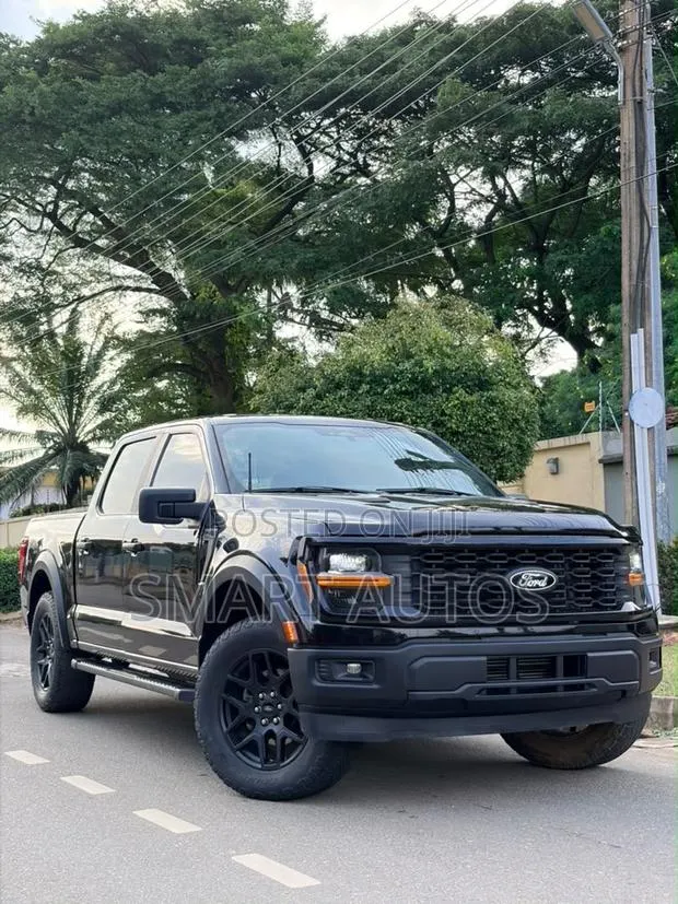 Ford F-150 STX 2024 Black · Photo 1