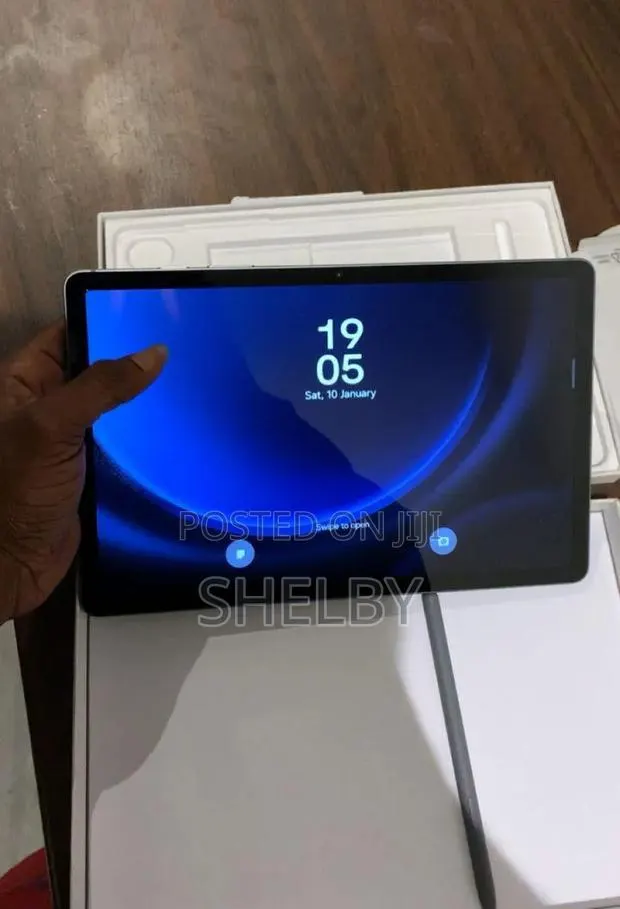 Samsung Galaxy Tab S9 FE 128 GB Silver · Photo 1