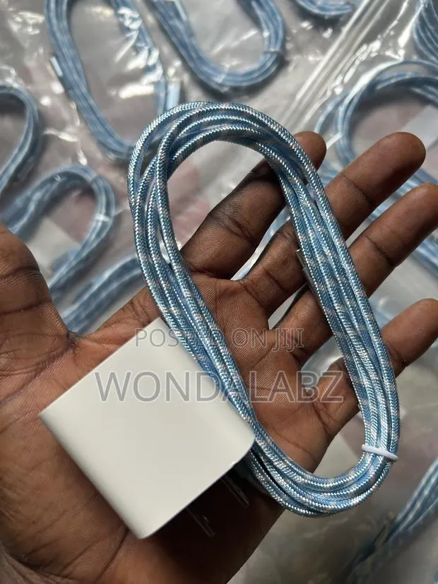 iPhone Lighting Charger · Photo 1