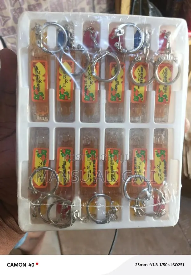Ambre Perfume Oil · Photo 1