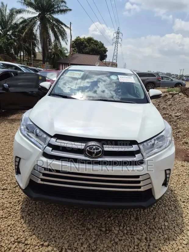 Toyota Highlander 2019 White · Photo 1