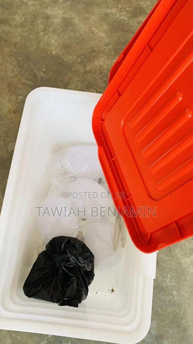 Water Tank.( 12 Liters) · Photo 1