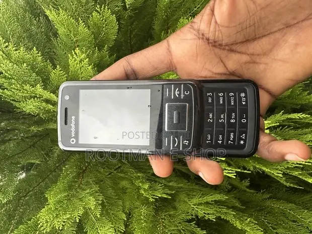 Vodafone 830i Black · Photo 1