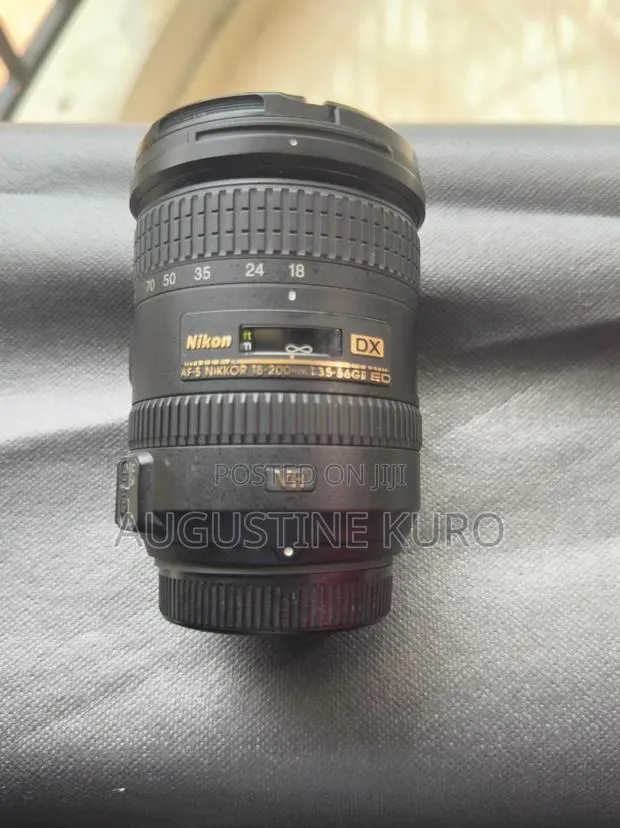 Nikon AF-S DX NIKKOR 18-200mm F/3.5-5.6g ED VR Zoom Lens · Photo 1