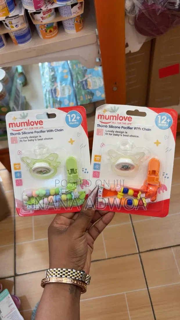 Mumlove Thumb Silicone Pacifier With Chain · Photo 1