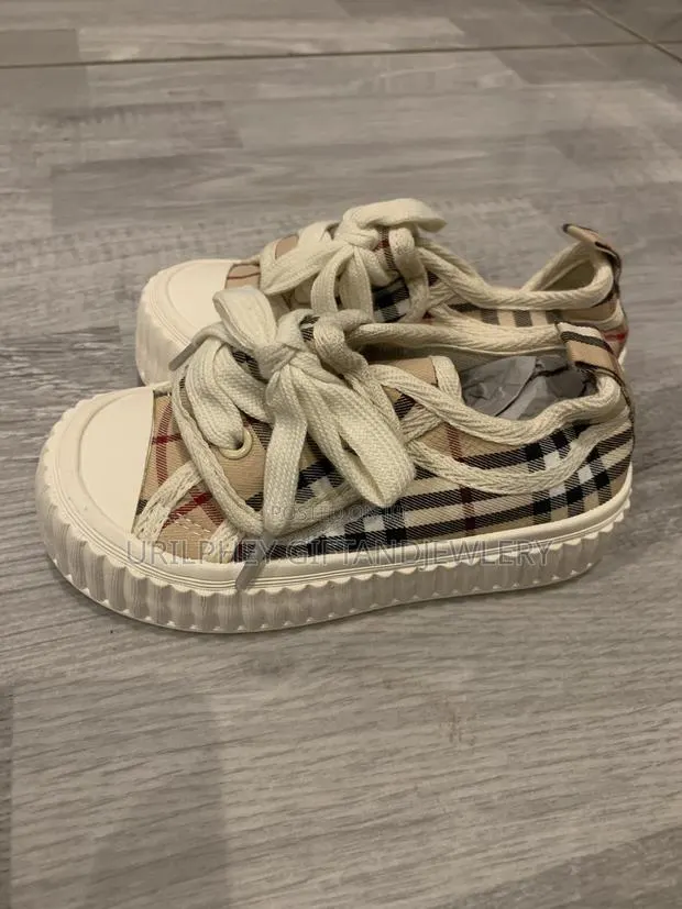 Burberry Kids Sneakers Size 25 · Photo 2