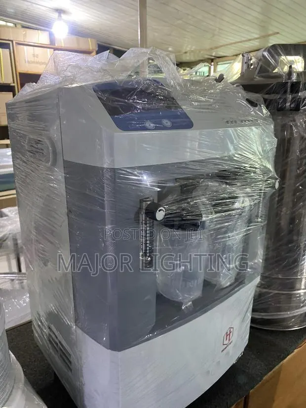 Oxygen Concentrator 10 and 5 Liters · Photo 1