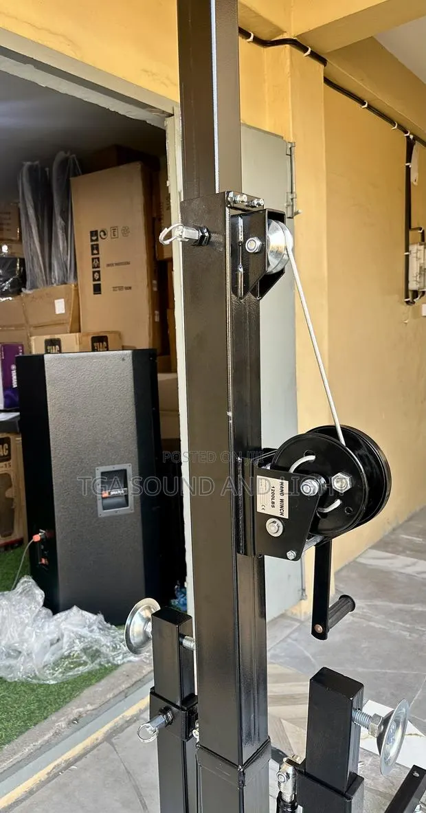Double T-Bar Stand for Stage Lights. · Photo 3