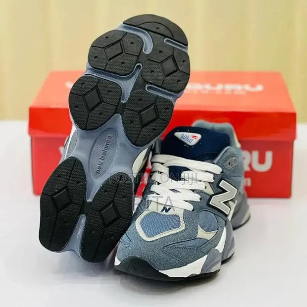 New Balance Sneakers · Photo 1