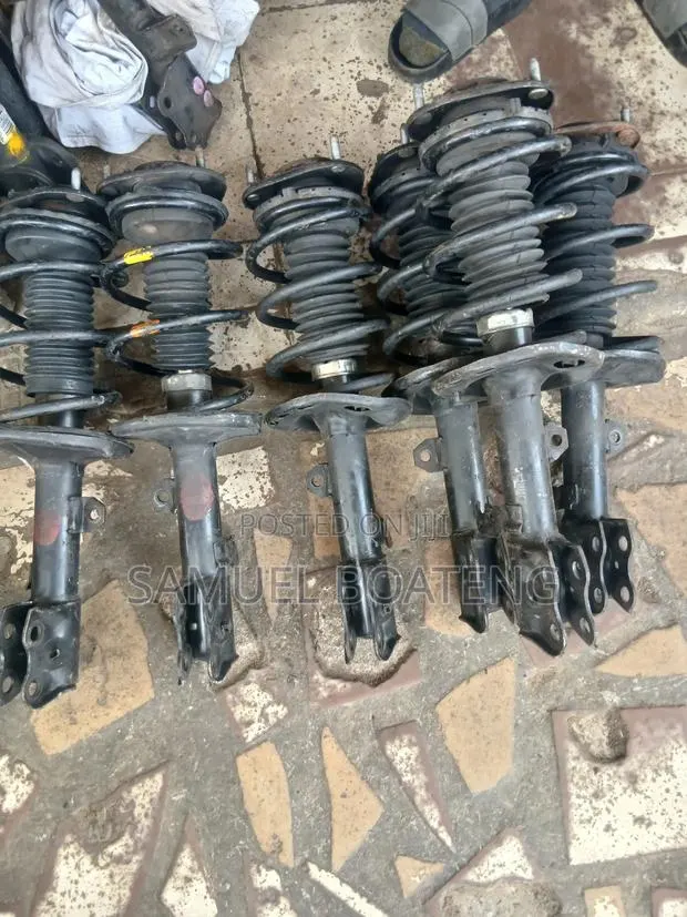 Toyota Corolla 2014 Front Shocks · Photo 1