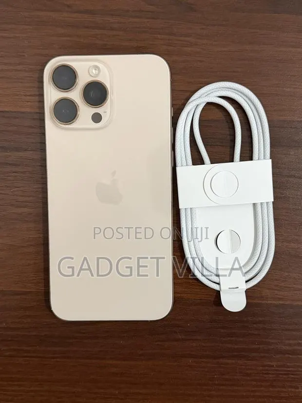 Apple iPhone 16 Pro Max 256 GB Gold · Photo 1