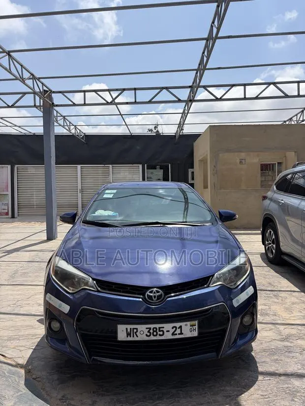 Toyota Corolla S 4dr Sedan (1.8L 4cyl CVT) 2015 Blue · Photo 1