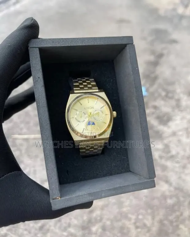 Nixon Wristwatch · Photo 1