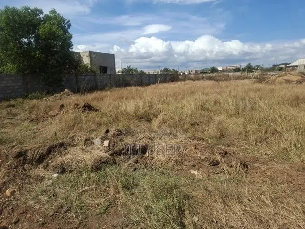 Lands at Prime Location for Sale · Photo 1