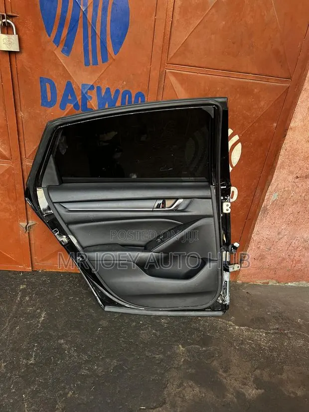 Honda Accord 2018-2022 Back Left Door · Photo 1