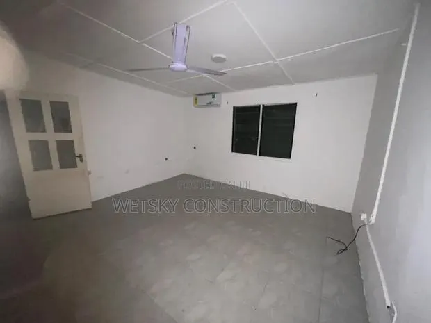 2bdrm Apartment in Odorkor, Official Town for rent · Photo 1