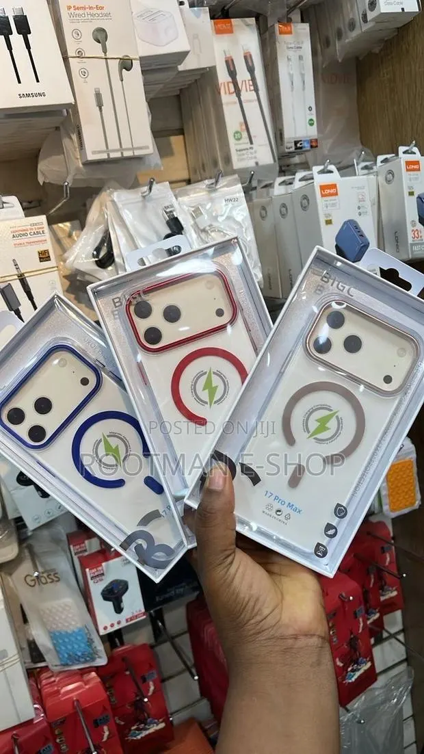 Transparent Crystal Magsafe Case for iPhone 17 Pro and Pro Max · Photo 1