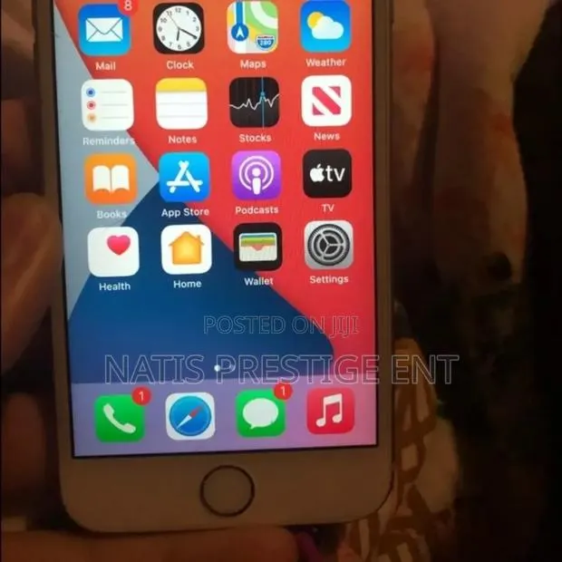 Apple iPhone 6s 64 GB Gold · Photo 1