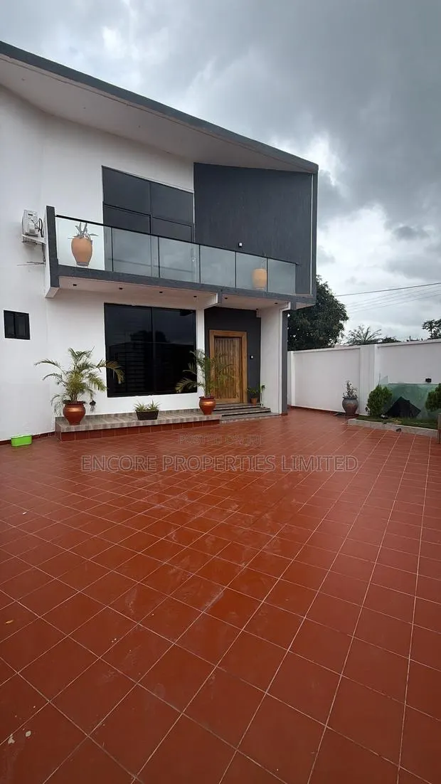 Furnished 4bdrm Duplex in , Ho Municipal for sale · Photo 1