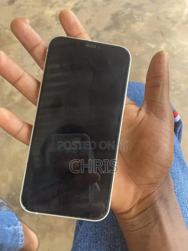 Apple iPhone 12 64 GB White · Photo 1