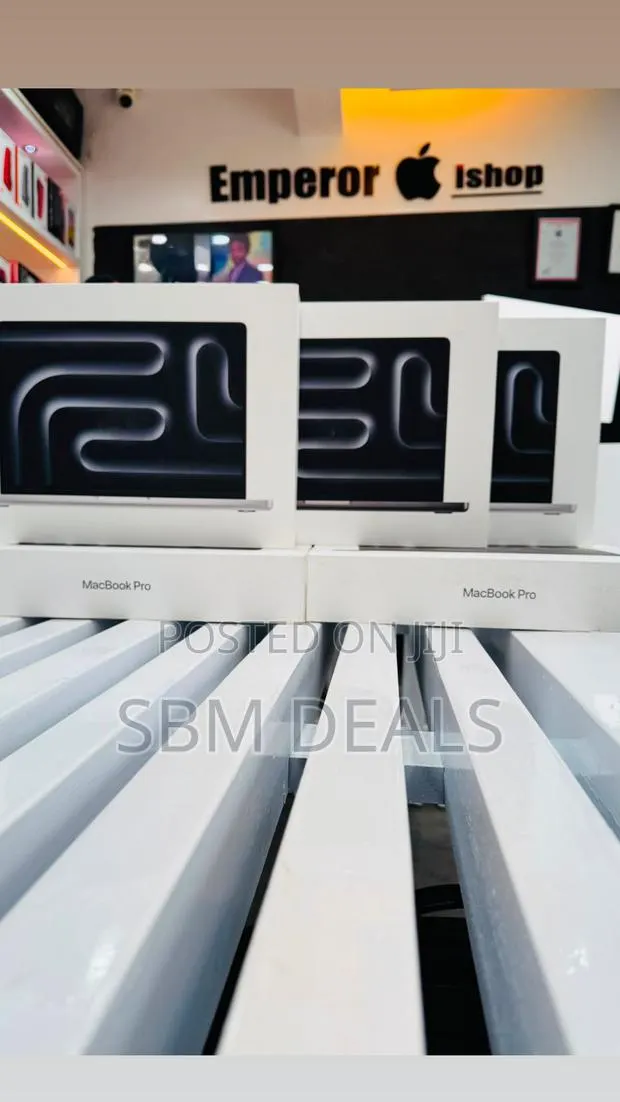 New Laptop Apple MacBook Pro 2025 M5 16GB Apple M5 SSD 1T · Photo 1