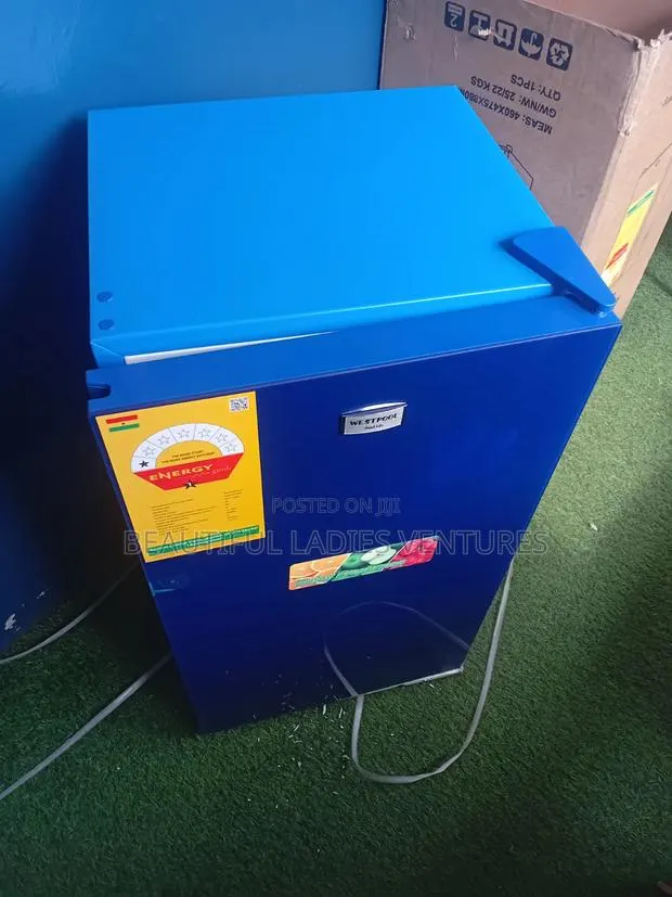 Compact Family Refrigerator · Photo 1