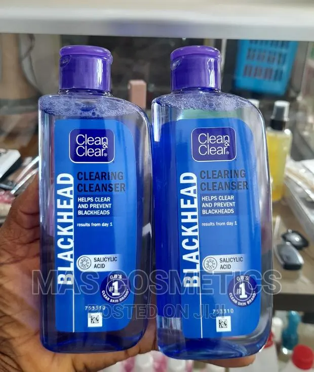 Clean Clear Blackhead Clearing Cleanser · Photo 1