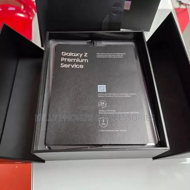 New Samsung Galaxy Z Fold 2 256 GB Black · Photo 1