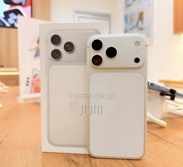 Apple iPhone 17 Pro Max 256 GB White · Photo 1