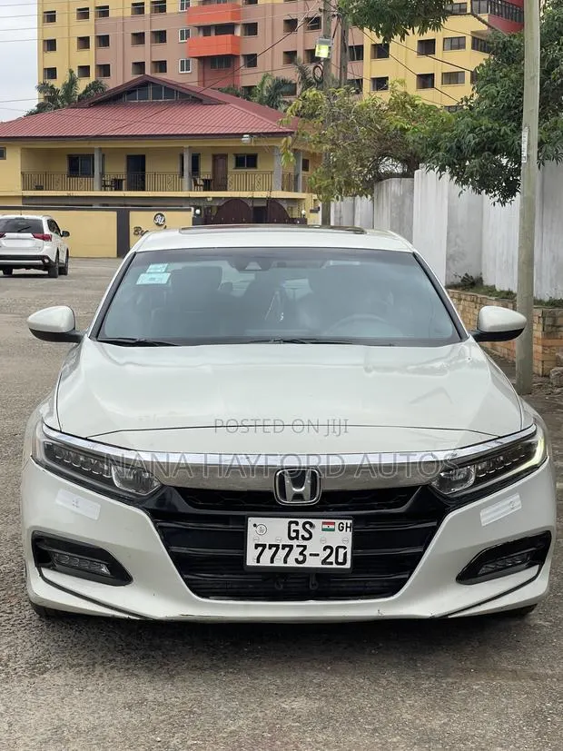 Honda Accord Sport 2.0T 2018 White · Photo 1