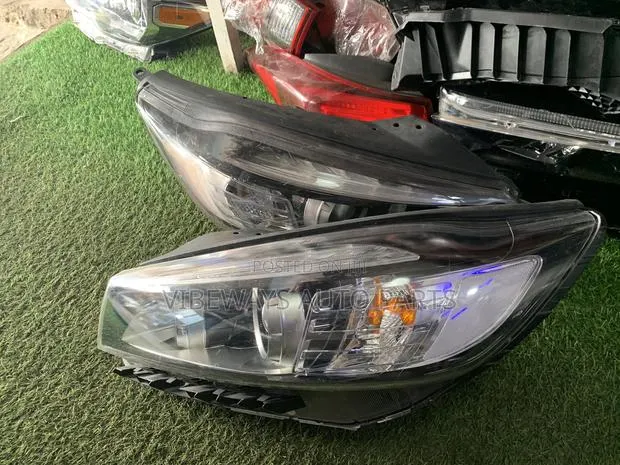 Kia Sorento 2016-2017-2018 Headlights Original Pair · Photo 1