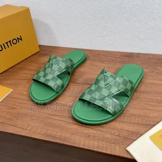 Louis Vuitton LV Sandals · Photo 1