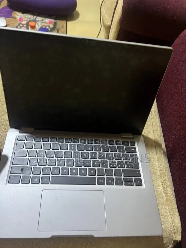 Laptop Dell Latitude 5320 2-in-1 16GB Intel Core i7 SSD 256GB · Photo 1