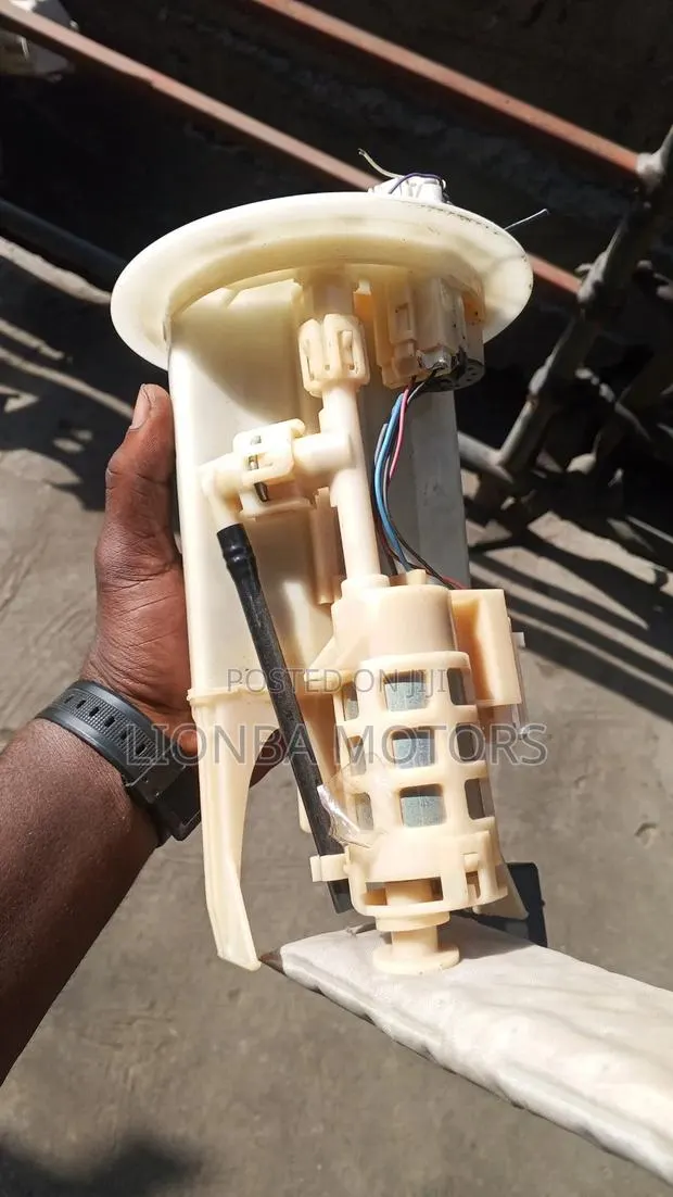 Toyota Vitz 2012 Fuel Tank · Photo 1