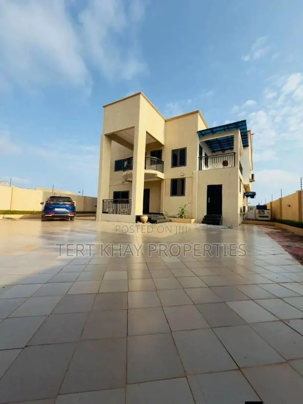 4bdrm House in Kokrobitey, Accra Metropolitan for sale · Photo 1